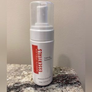 Rodan and Fields Foamless Self Tanner